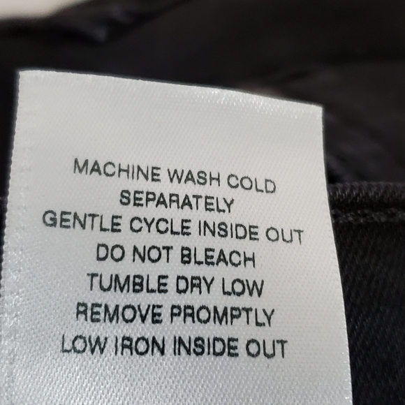 True Religion Men's Ricky Relaxed Fit Flap Pocket - Picture 12 of 13